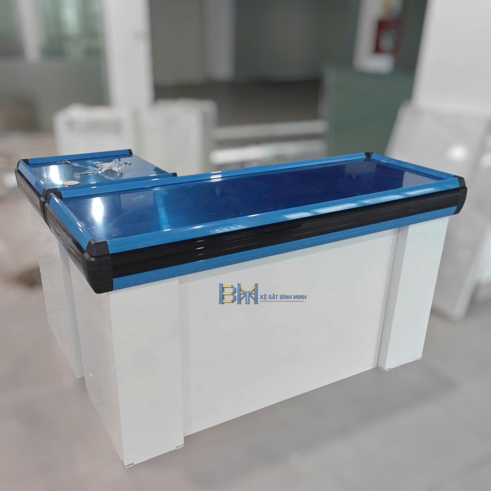 Bàn thu ngân dài 1,5m mặt inox